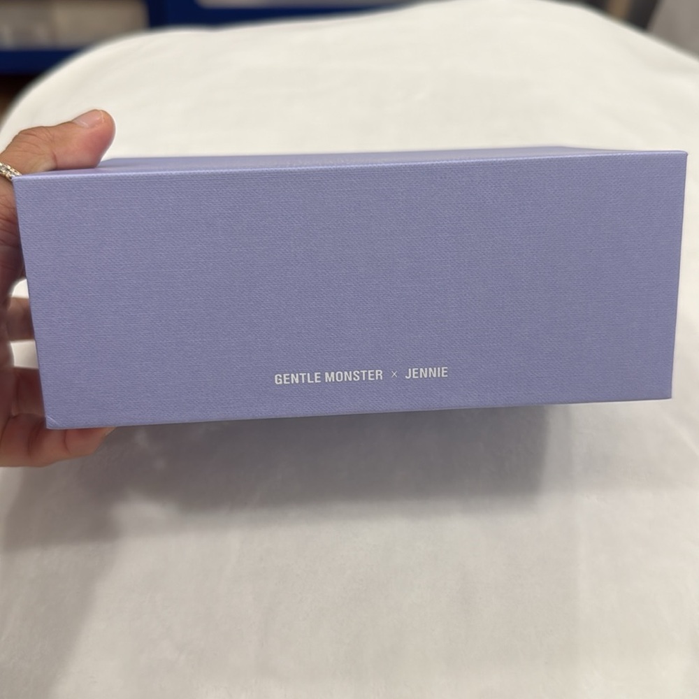 Gentle Monster x Jennie: La Peche- 01 - Picture 4 of 13